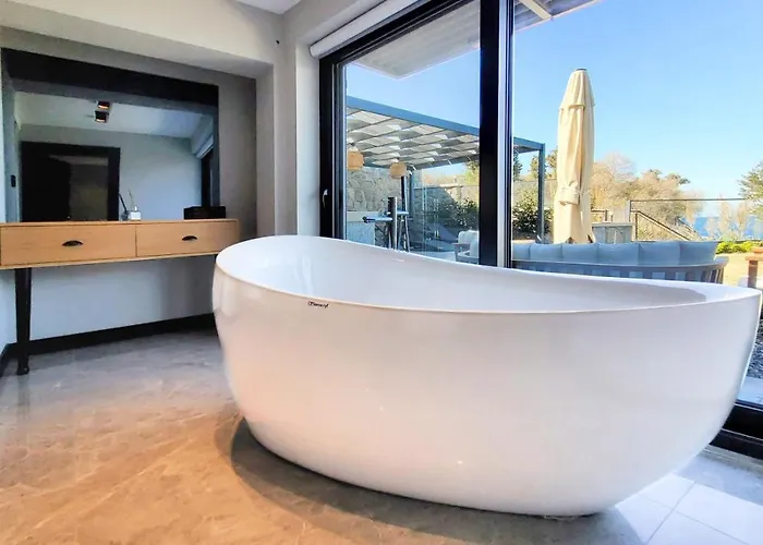 Willa Cimentepe Deluxe 2 - With Jacuzzi In Yalikavak